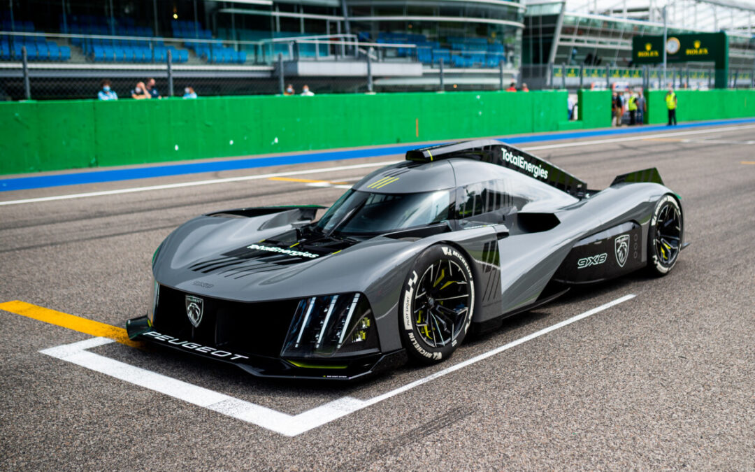 La toute nouvelle Peugeot 9X8 Hypercar sur la piste de Monza