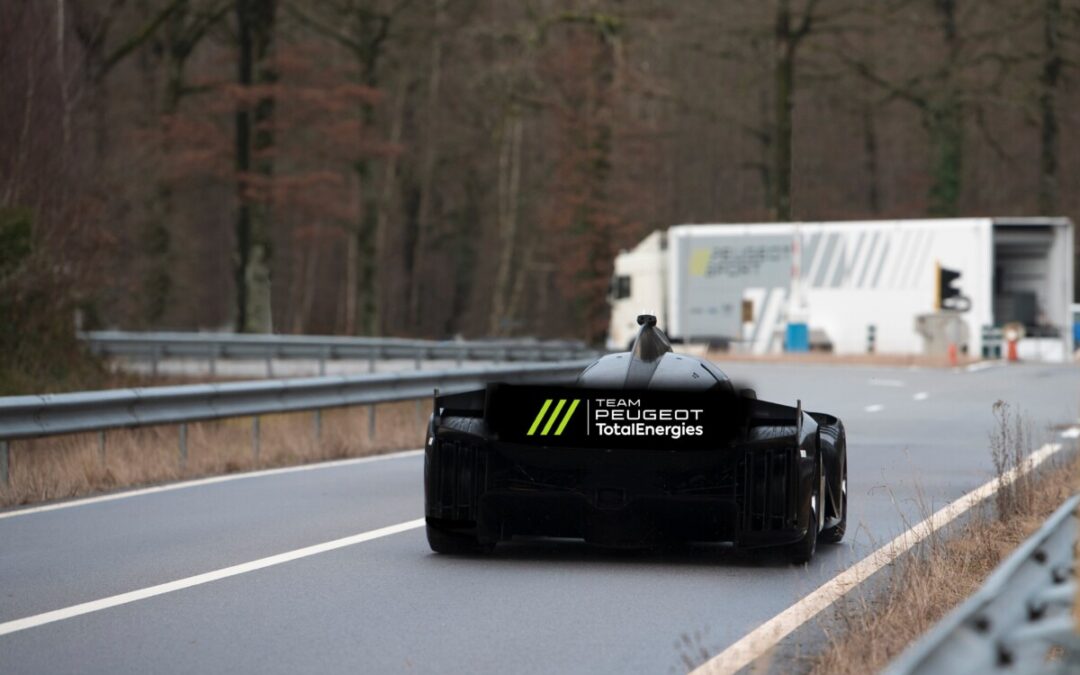 Premiers tours de roues pour la Peugeot 9X8 !