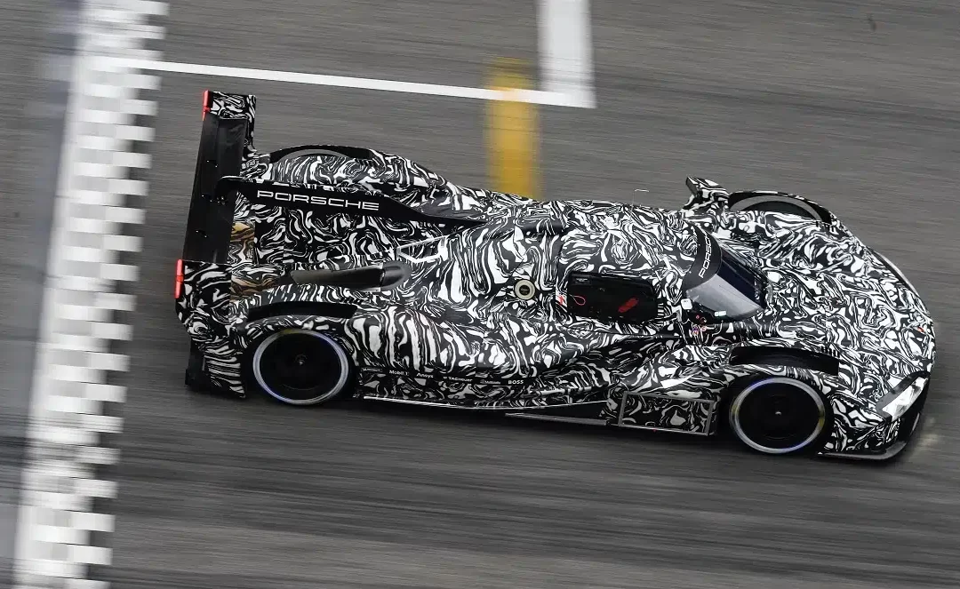 Vidéo : La Porsche LMDh en essais sur le circuit de Spa-Francorchamps