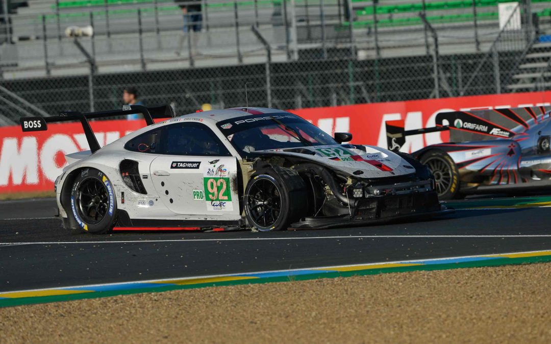 24H du Mans : Crevaison et gros dégâts pour la Porsche n°92 qui était en tête des GTE Pro