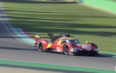 Premiers tours de roues de la Ferrari 499P à Imola devant les tifosi