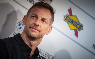 Jenson Button au volant de la NASCAR du Garage 56 aux 24 Heures du Mans 2023
