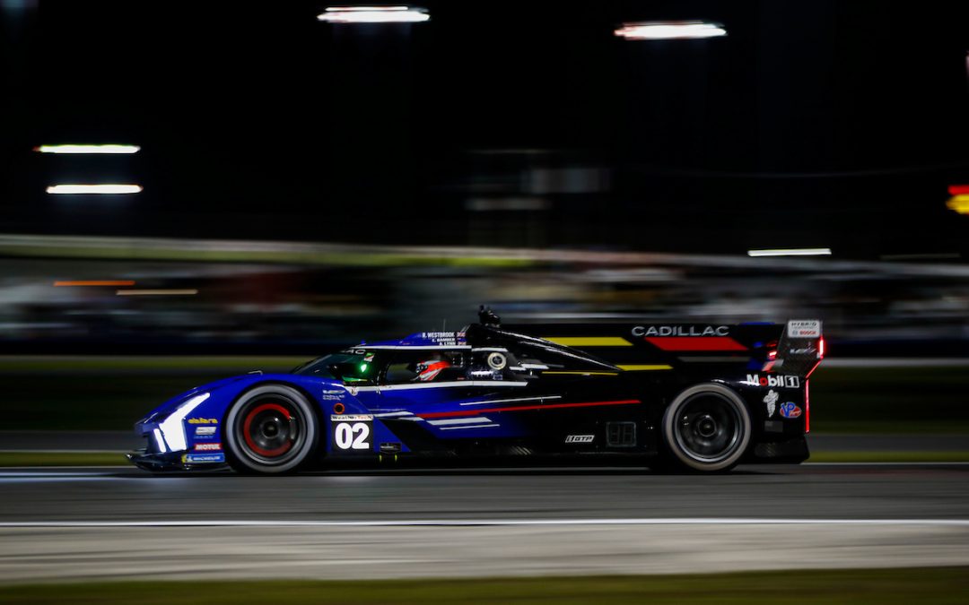 24H de Daytona, H+8 : Alex Lynn place la Cadillac n°02 en tête, les écarts restent serrés