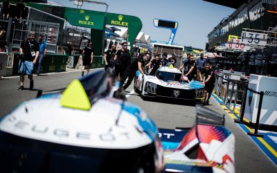 Les 62 voitures engagées ont pris place dans les stands des 24 Heures du Mans