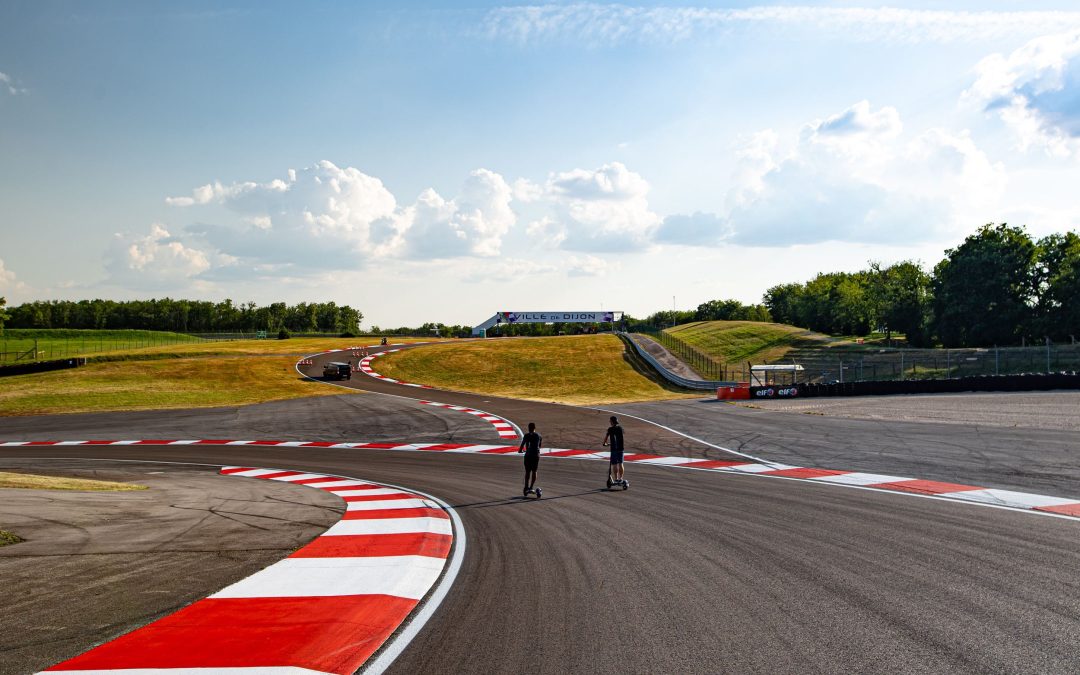 Le Championnat de France FFSA GT fait son grand retour à Dijon avec 35 GT4 engagées