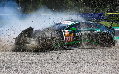 Les photos de la sortie de piste de l&rsquo;Aston Martin Vantage D&rsquo;Station Racing