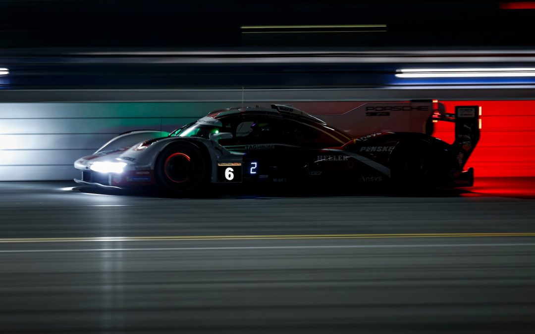 24H de Daytona, H+15 : Porsche furtivement en tête face à Cadillac, BMW dégringole