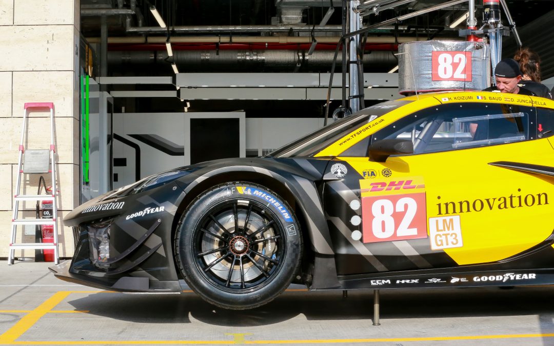 Un traducteur à la radio chez Akkodis ASP et TF Sport pour leur pilote japonais