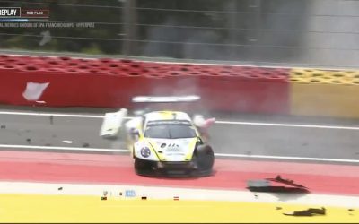 Drapeau rouge suite à la sortie de la Porsche 911 n°92 Manthey