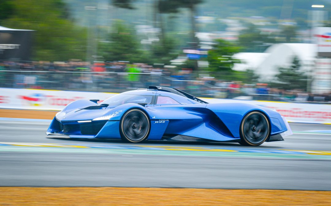 Zinédine Zidane a fait un tour du Circuit des 24 Heures du Mans à bord de l&rsquo;Alpine Alpenglow