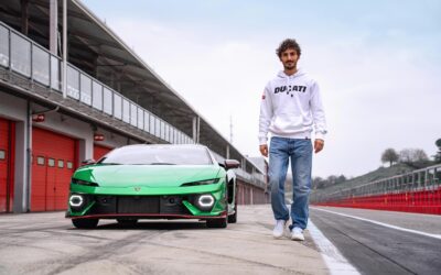 Francesco Bagnaia découvre la Lamborghini Temerario : « Atteindre 10 000 tr/min, c’est incroyable »