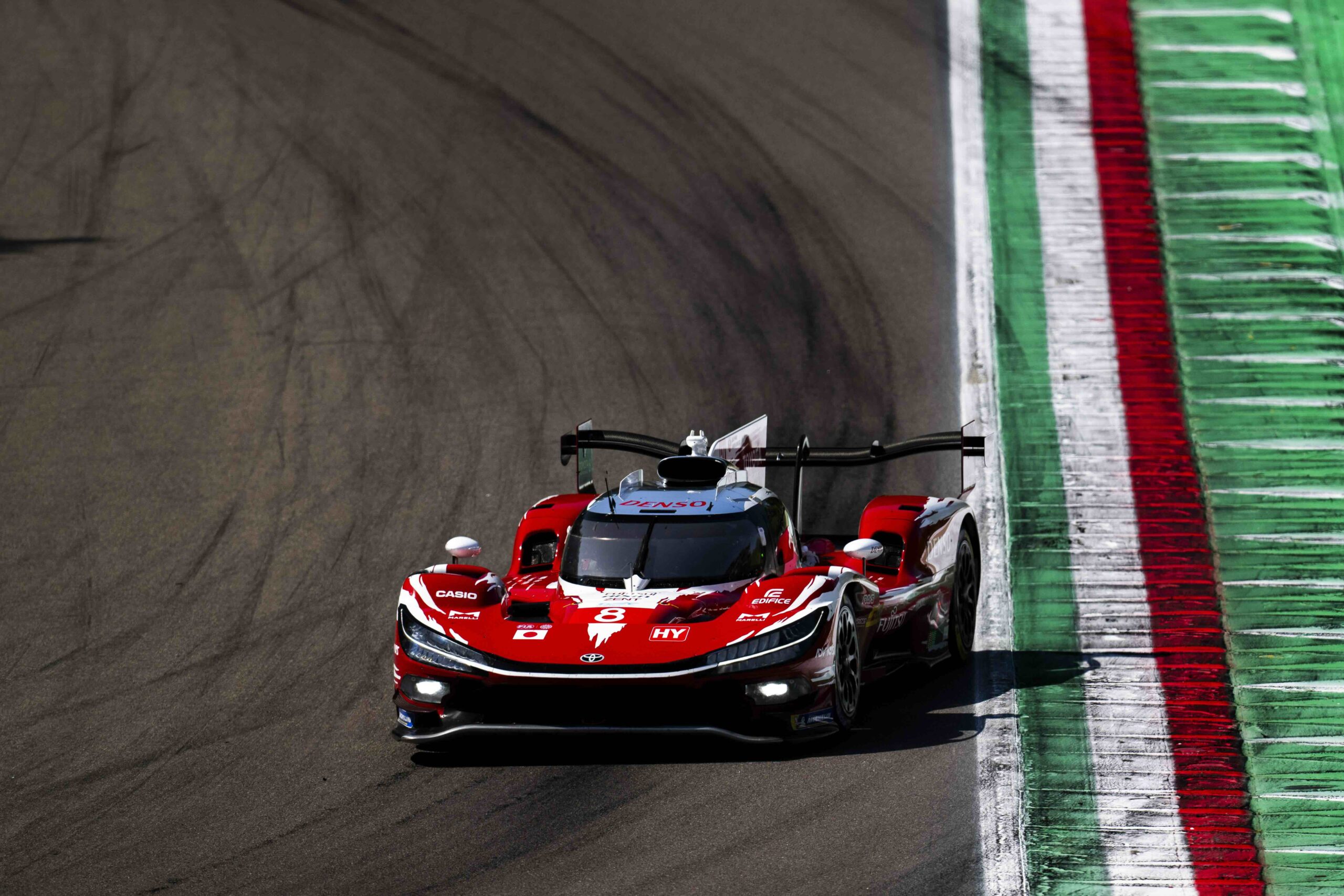 6H d'Imola, mi-course : Toyota et Ferrari au coude à coude