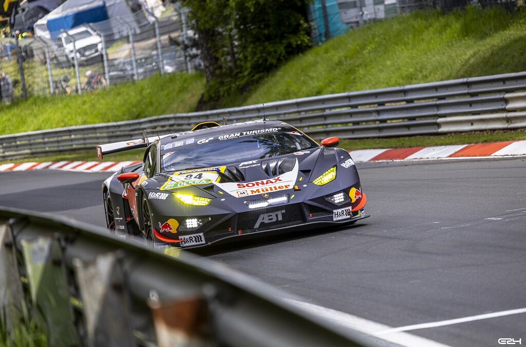 24H du Nürburgring : Nick Yelloly (Lamborghini) en tête, Max Verstappen se  qualifie de justesse