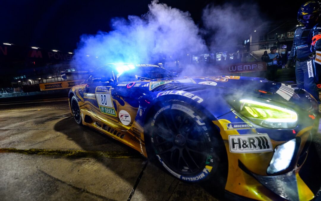 24H Nürburgring H+10 : La BMW tenante du titre abandonne, Mercedes toujours leader