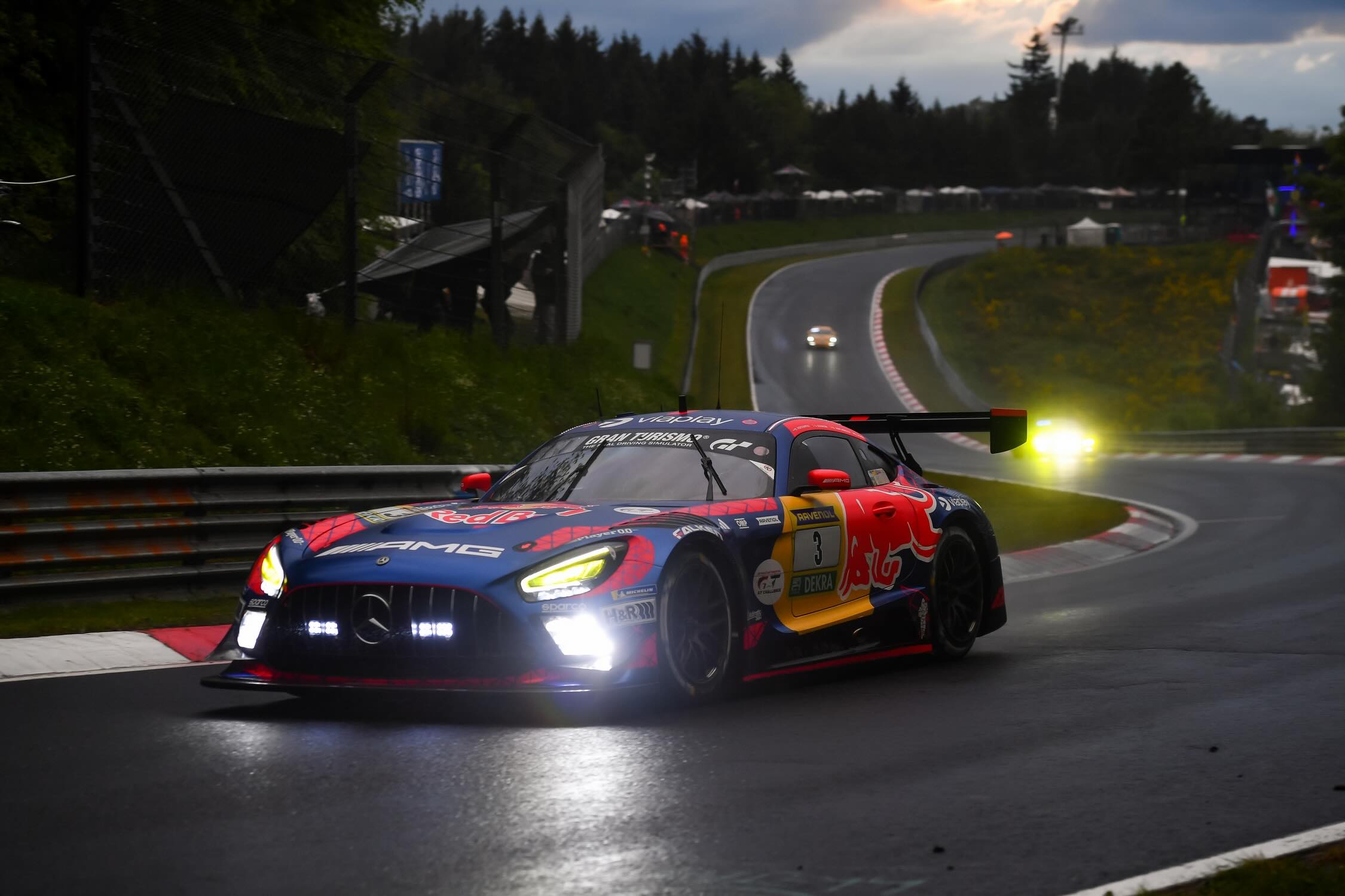 24H Nürburgring H+6 : Les Mercedes en contrôle sous la pluie, Verstappen Racing en tête