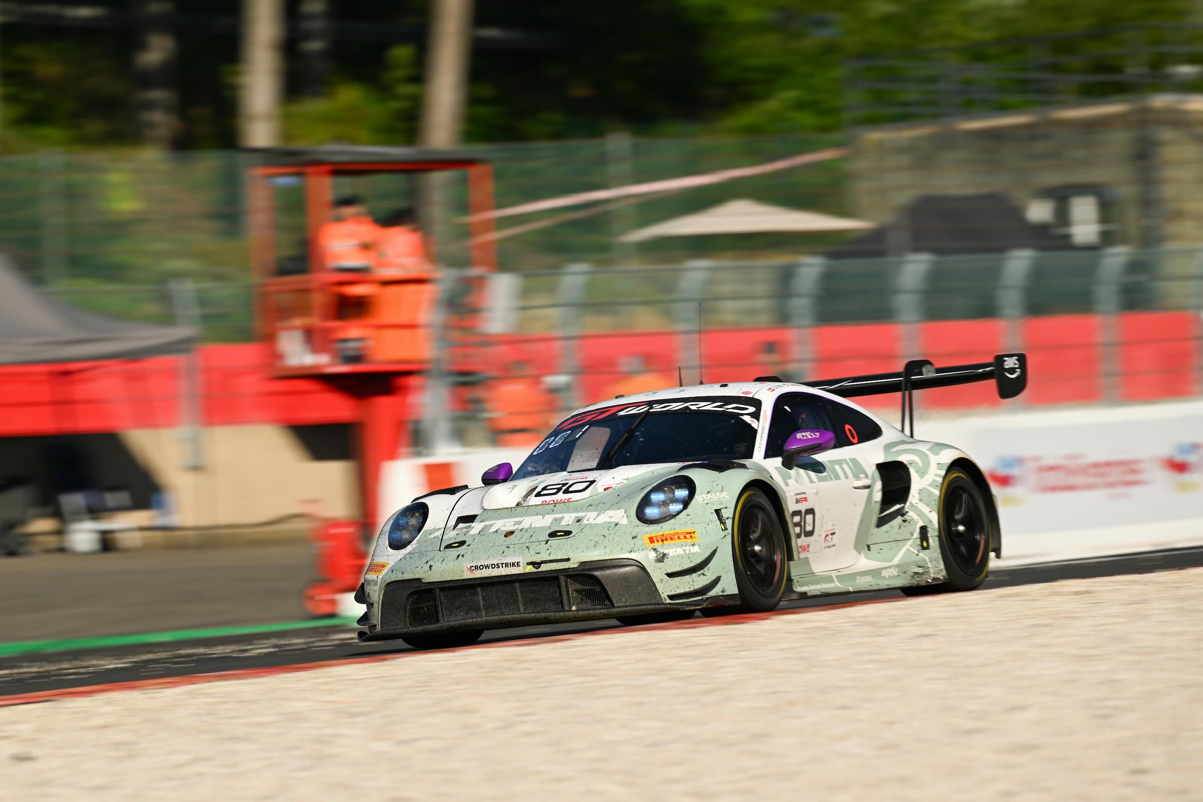 24H de Spa, H+22 : La Porsche n°80 aux commandes, mais rien n'est joué