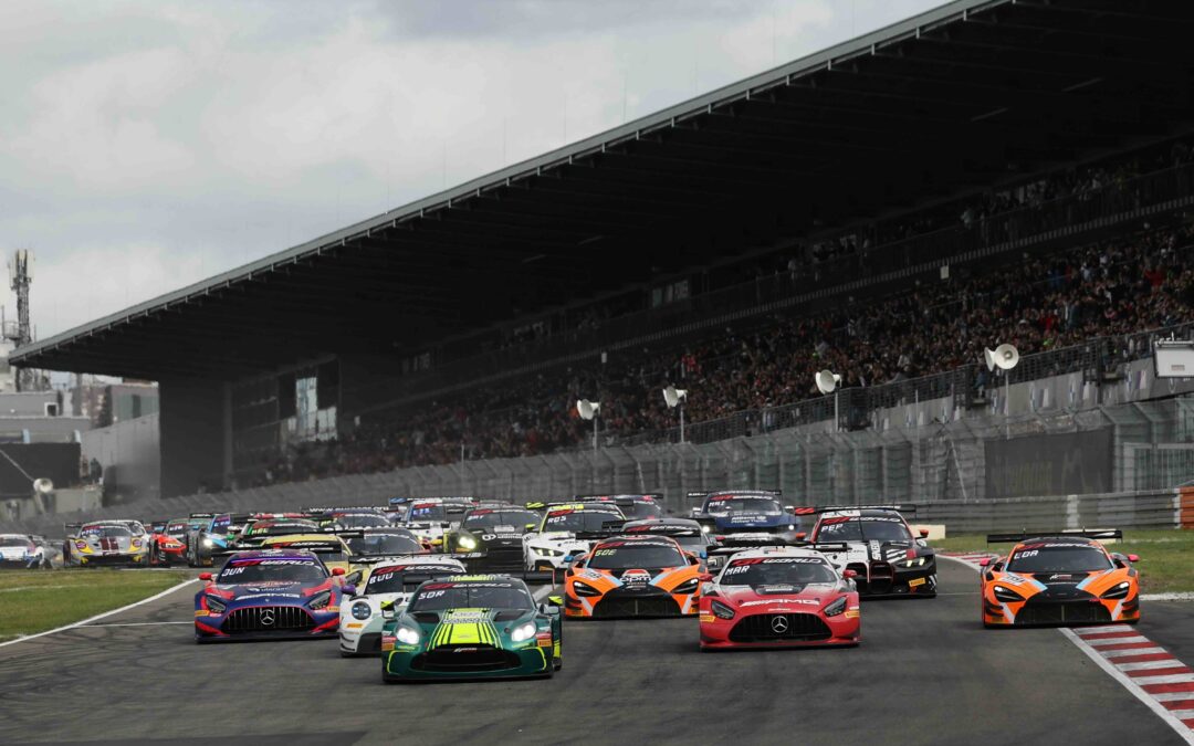 Course maîtrisée par Comtoyou Racing avec l&rsquo;Aston Martin n°007 au Nürburgring